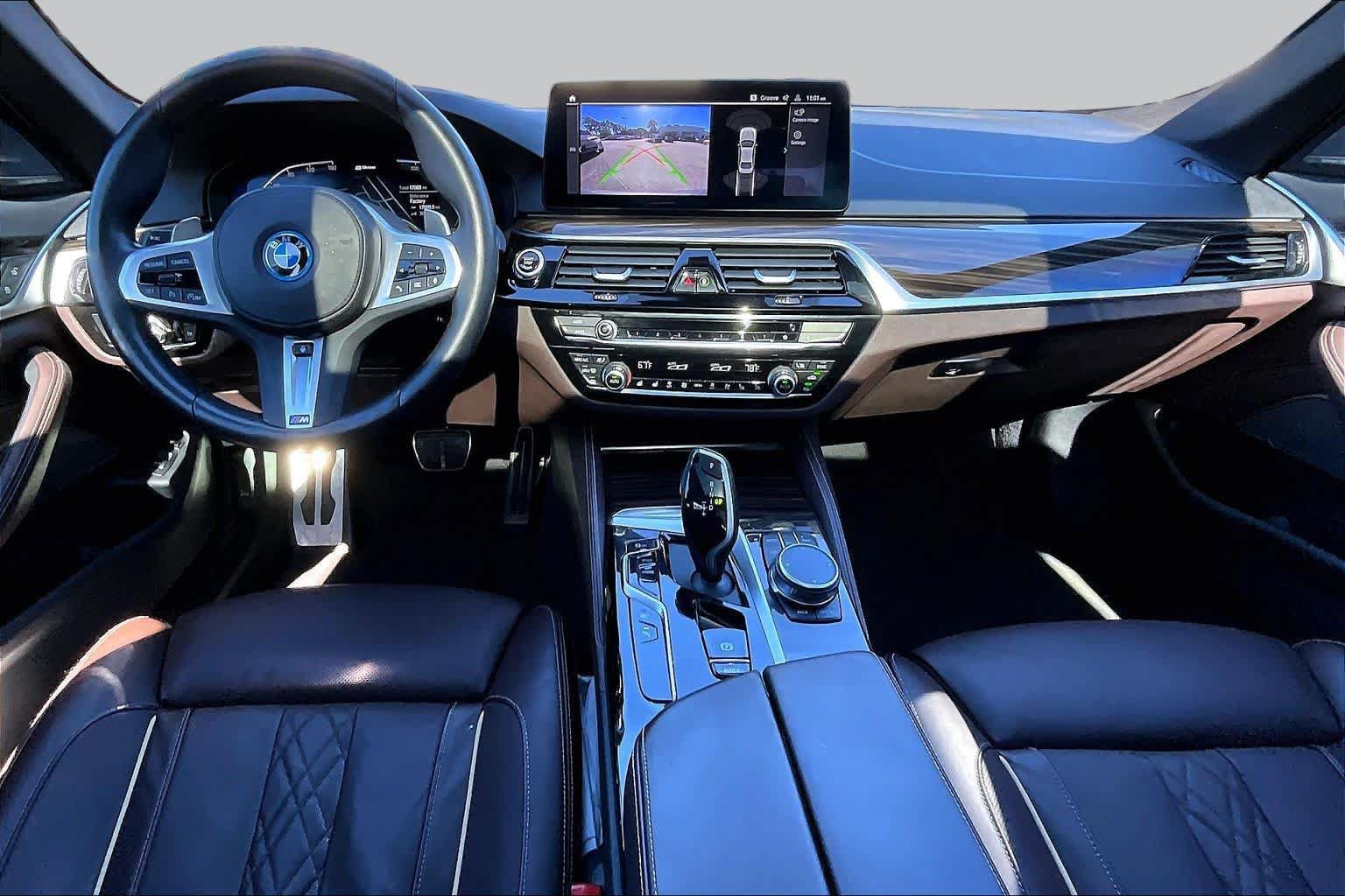 Used 2023 BMW 530e xDrive w/ Executive Package AWD/4WD image 16