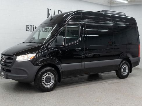 Used 2025 Mercedes-Benz Sprinter 2500 image 26