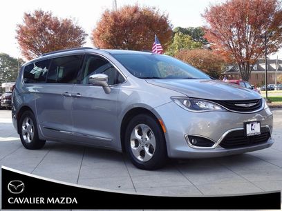 Used 2018 Chrysler Pacifica Limited w/ Advanced Safetytec Group