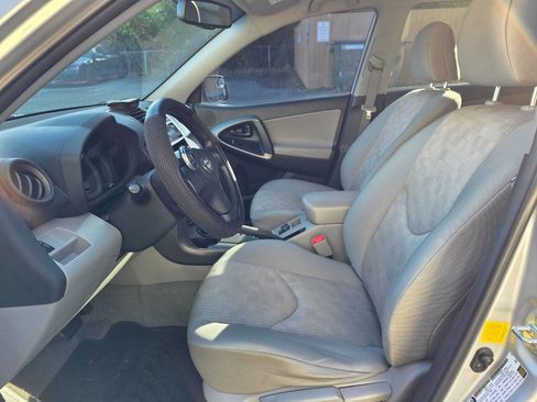 Used 2011 Toyota RAV4 4WD image 10