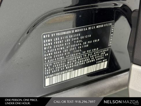 Used 2025 Volkswagen Tiguan SE AWD/4WD image 53