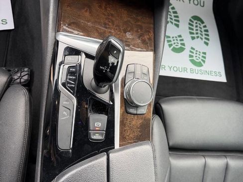 Used 2019 BMW 530e w/ Convenience Package image 14