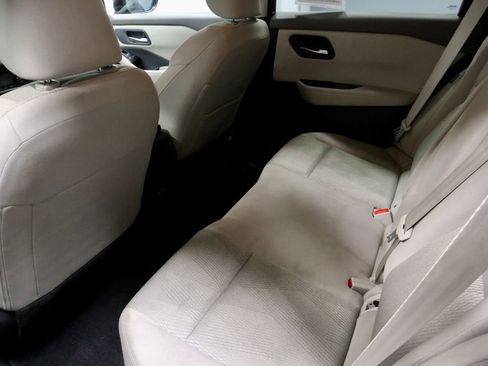 Certified 2025 Nissan Rogue SV image 18