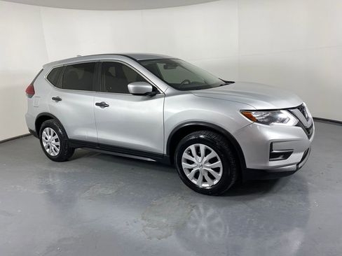 Used 2020 Nissan Rogue S image 1