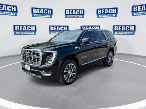 Used 2025 GMC Yukon Denali w/ Sun & Power Step Package AWD/4WD image 4