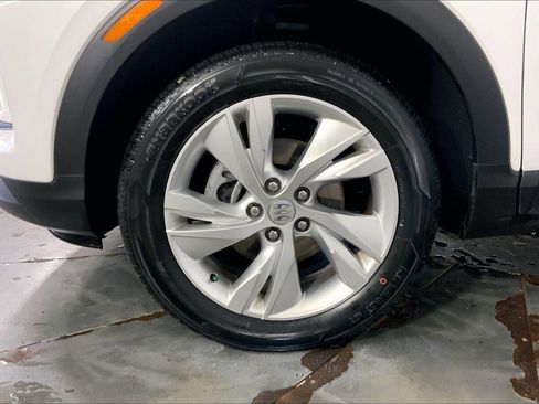 Used 2025 Buick Encore GX Preferred AWD/4WD image 11