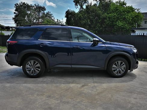 Used 2026 Nissan Pathfinder SV AWD/4WD image 6