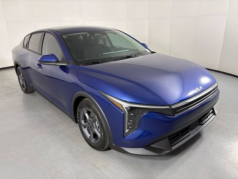 New 2026 Kia K4 FWD image 2