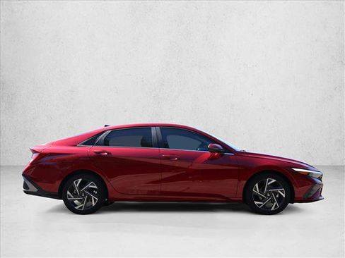 Used 2024 Hyundai Elantra Limited FWD image 4