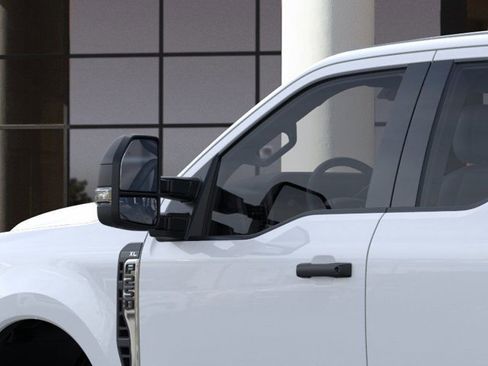 New 2026 Ford F250 XL w/ XL Chrome Package image 20