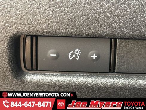 Used 2021 Nissan Rogue S image 24