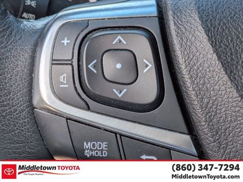 Used 2017 Toyota Camry XLE w/ Moonroof Package FWD image 19