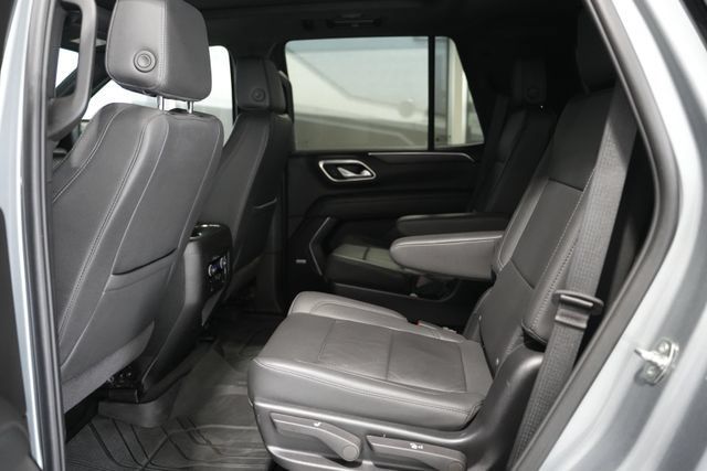 Used 2024 Chevrolet Tahoe Z71 w/ Luxury Package AWD/4WD image 19