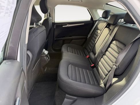Used 2016 Ford Fusion SE image 30