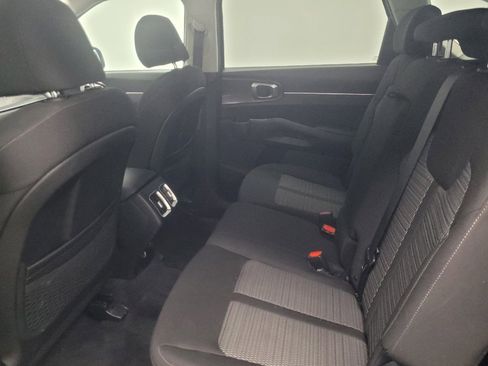 Used 2022 Kia Sorento LX AWD/4WD image 18