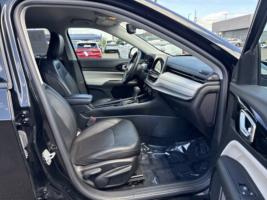 Used 2022 Jeep Compass Limited AWD/4WD image 17