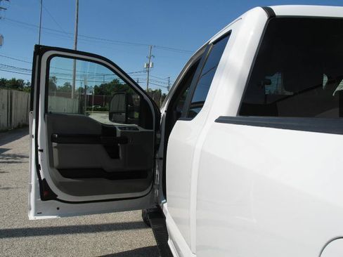 Used 2018 Ford F150 XL w/ Equipment Group 101A Mid AWD/4WD image 19