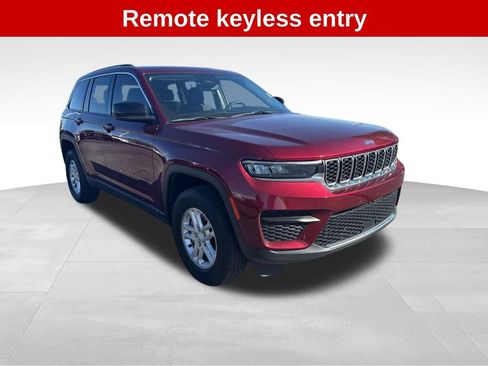 Used 2023 Jeep Grand Cherokee Laredo image 8