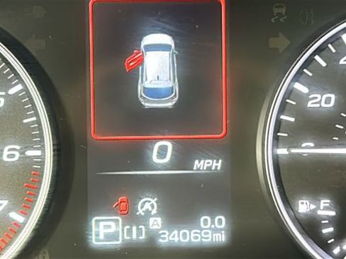 Used 2024 Subaru Crosstrek 2.0i Premium AWD/4WD image 19
