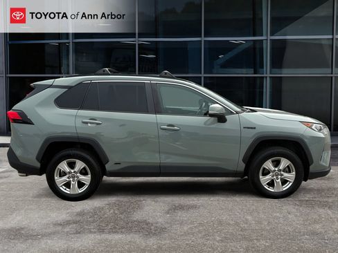 Used 2021 Toyota RAV4 XLE w/ Convenience Package AWD/4WD image 12