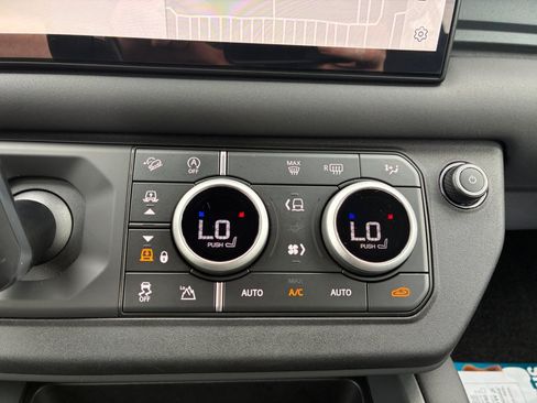Certified 2025 Land Rover Defender 110 S AWD/4WD image 18