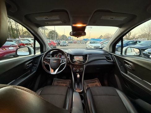 Used 2019 Chevrolet Trax LT w/ LT Convenience Package image 7