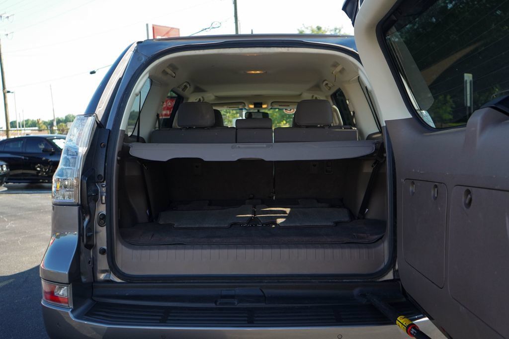 Used 2019 Lexus GX 460 w/ Navigation Package AWD/4WD image 16