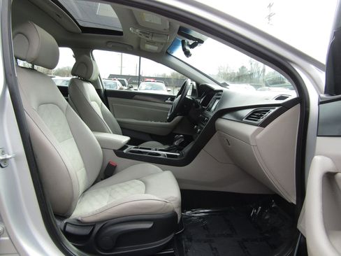 Used 2016 Hyundai Sonata Sport w/ Option Group 1V image 13