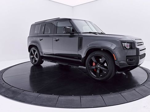 Used 2023 Land Rover Defender 110 X AWD/4WD image 17