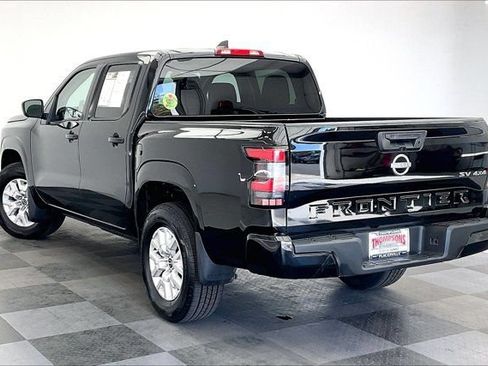 Used 2022 Nissan Frontier SV AWD/4WD image 10