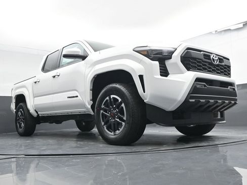 Used 2025 Toyota Tacoma TRD Sport image 31