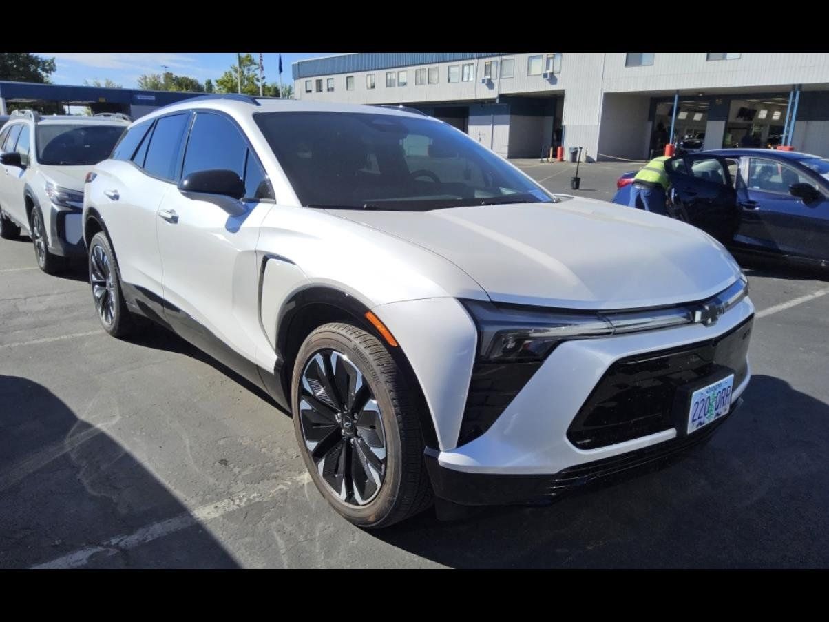 Used 2025 Chevrolet Blazer EV RS RWD image 13