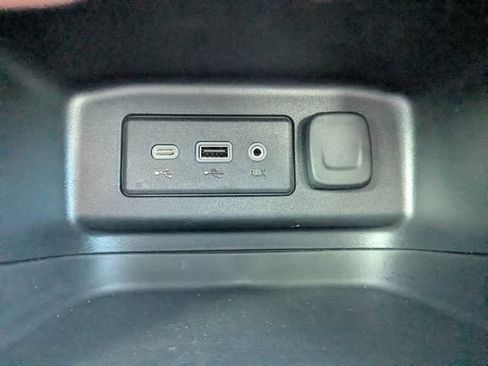 Used 2023 Chevrolet Equinox LT FWD image 19