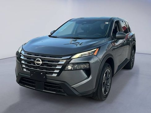 Used 2024 Nissan Rogue SV FWD image 1