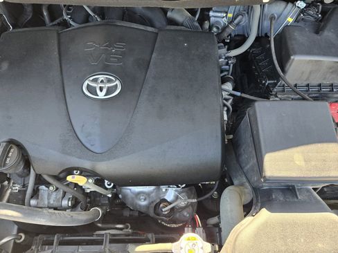 Used 2018 Toyota Sienna XLE Premium image 30