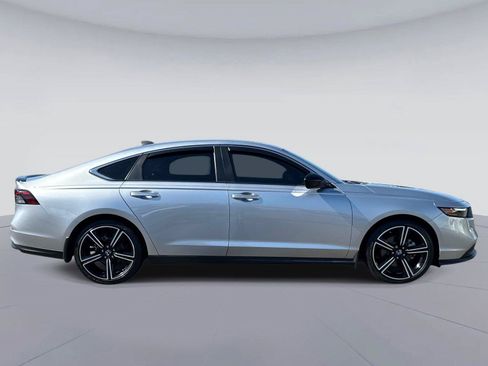Used 2024 Honda Accord Sport image 2