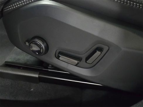 New 2026 Volvo XC60 B5 Ultra w/ Climate Package image 20