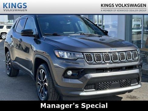 Used 2023 Jeep Compass Limited AWD/4WD image 1
