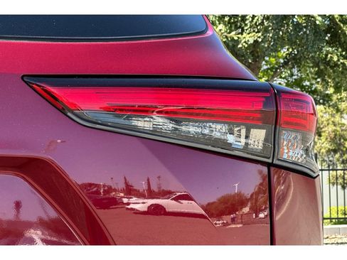 Used 2021 Toyota Highlander XSE FWD image 53