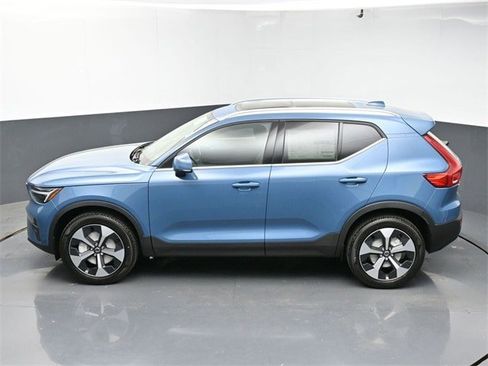 New 2024 Volvo XC40 B5 Plus w/ Protection Package Premier image 36