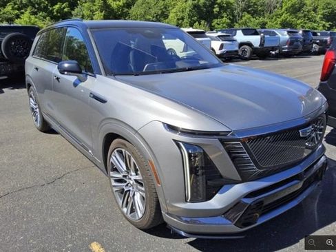 Used 2026 Cadillac Vistiq Platinum w/ LPO, Floor Liner Package AWD/4WD image 1