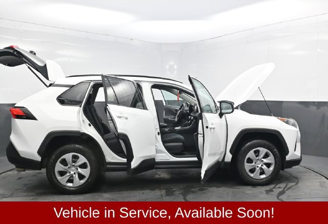 Used 2021 Toyota RAV4 LE AWD/4WD image 48