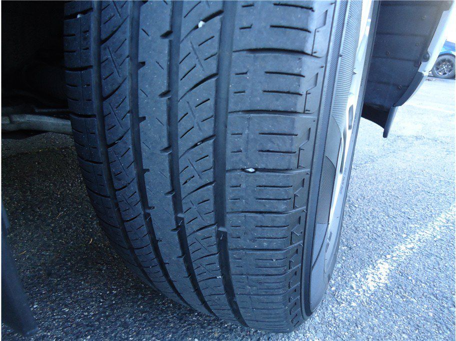 Used 2013 Nissan Pathfinder SV AWD/4WD image 28