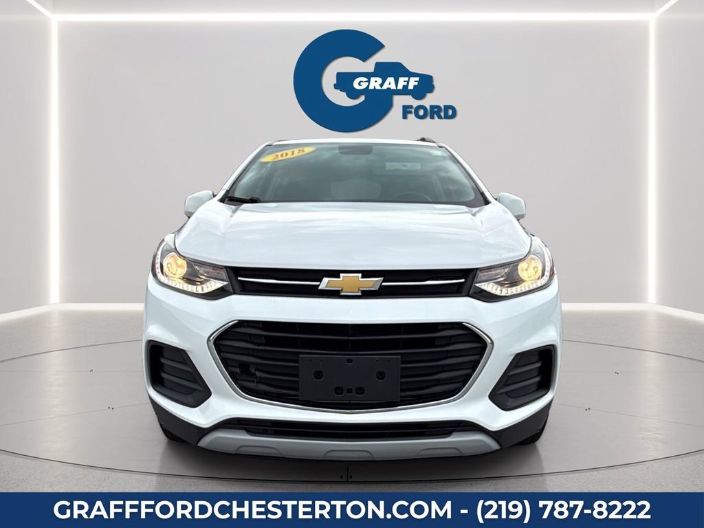 Used 2018 Chevrolet Trax LT w/ LT Convenience Package AWD/4WD image 2