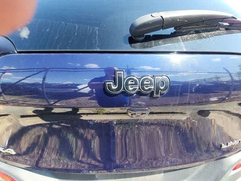 Used 2016 Jeep Cherokee Limited w/ Luxury Group AWD/4WD image 10