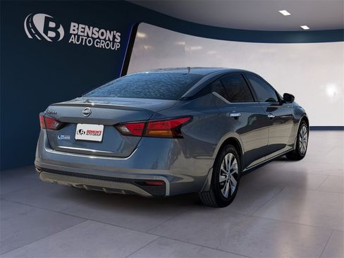 Used 2023 Nissan Altima 2.5 S image 5