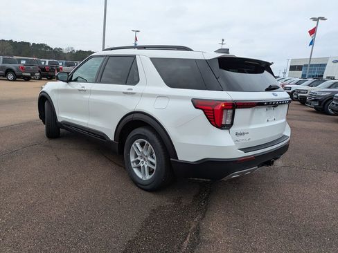 New 2026 Ford Explorer Active w/ Active Comfort Package image 6