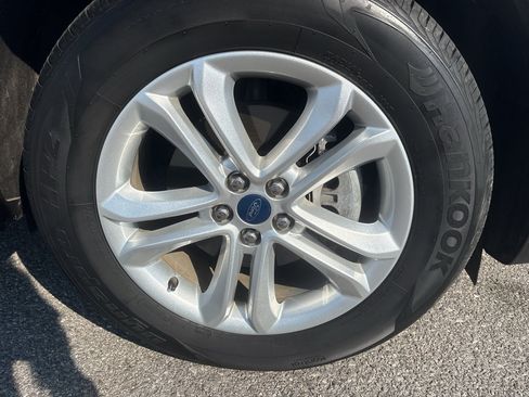 Certified 2019 Ford Edge SEL w/ Equipment Group 201A FWD image 35