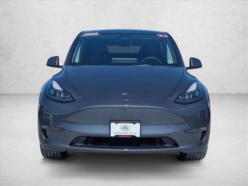 Used 2023 Tesla Model Y 2WD image 2