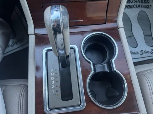 Used 2014 Lincoln Navigator 4WD image 28